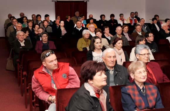 KUD-A �AUGUST �ENOA� IZ PE�UHA U PO�EGI