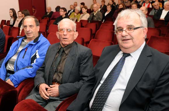 KUD-A �AUGUST �ENOA� IZ PE�UHA U PO�EGI