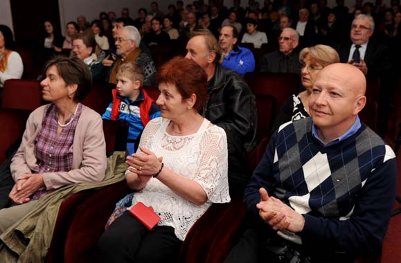 KUD-A �AUGUST �ENOA� IZ PE�UHA U PO�EGI