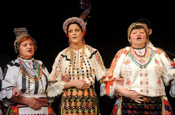 KUD-A �AUGUST �ENOA� IZ PE�UHA U PO�EGI