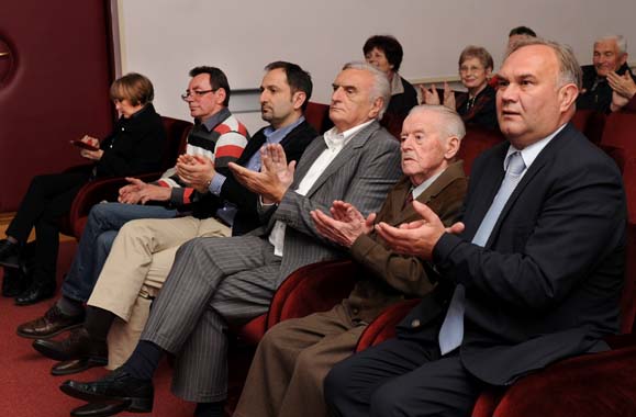 KUD-A �AUGUST �ENOA� IZ PE�UHA U PO�EGI