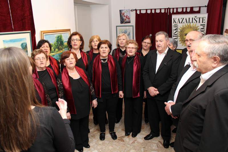 Kolektivna likovna izlo�ba