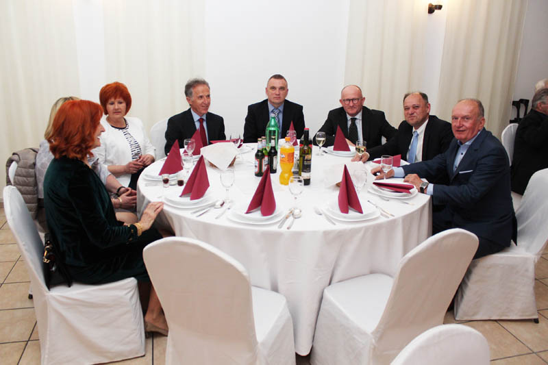  Li�ka ve�er u Po�egi