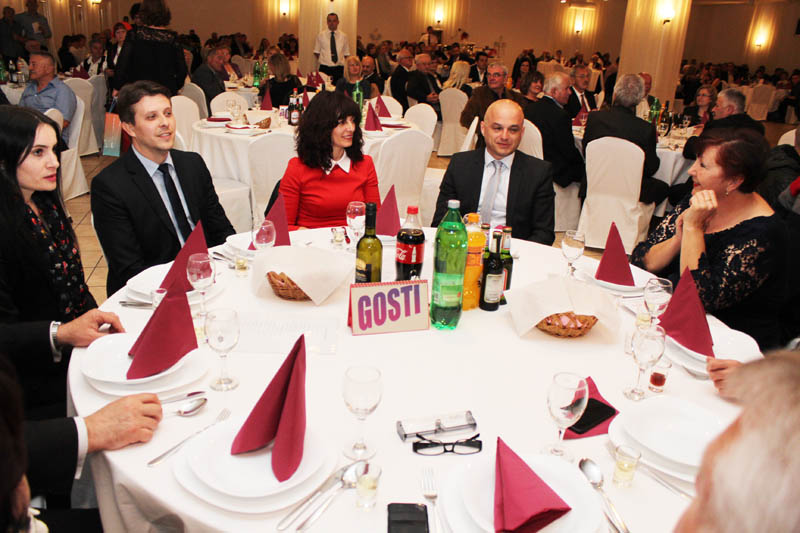  Li�ka ve�er u Po�egi