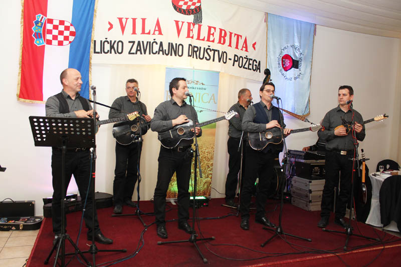  Li�ka ve�er u Po�egi