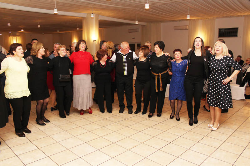  Li�ka ve�er u Po�egi